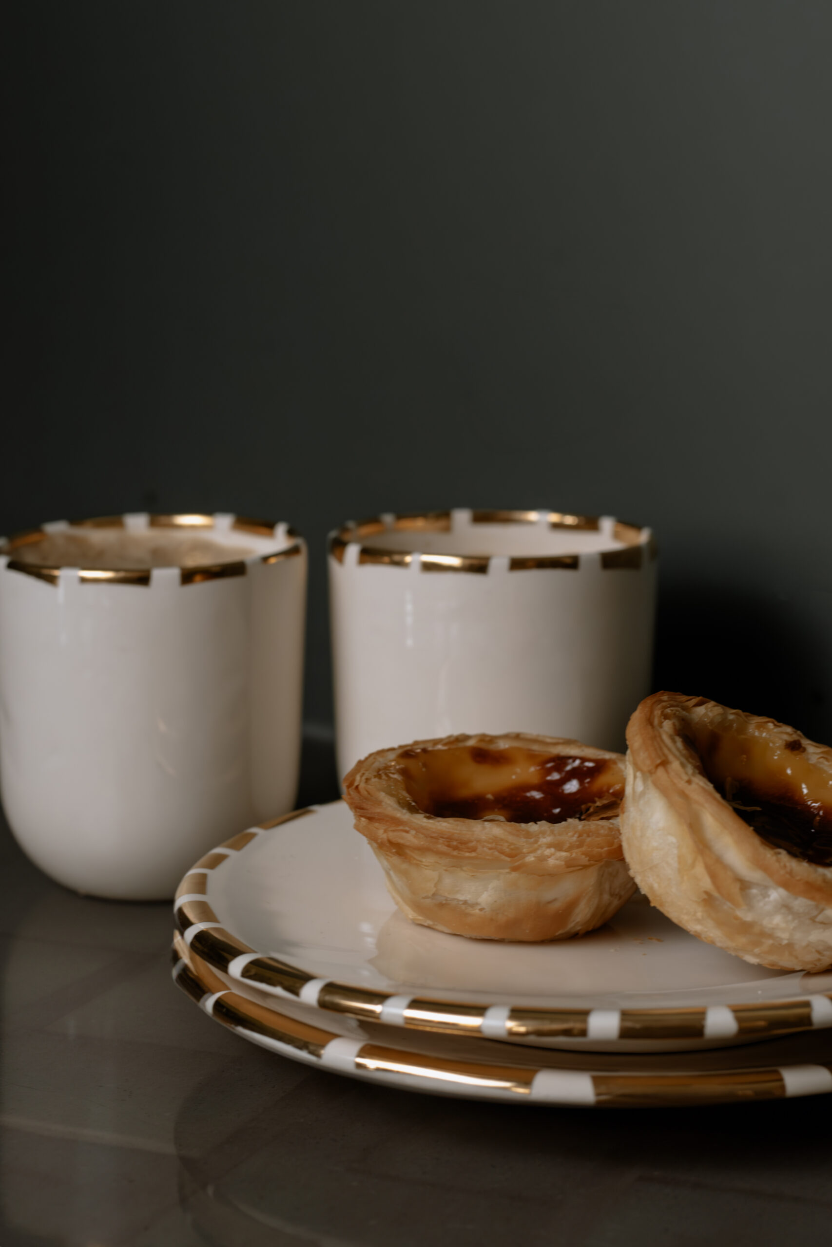 20240819-IMG_1232-Verbeterd-NR Gouden randje set (twee kopjes en twee bordjes) - Afbeelding 1